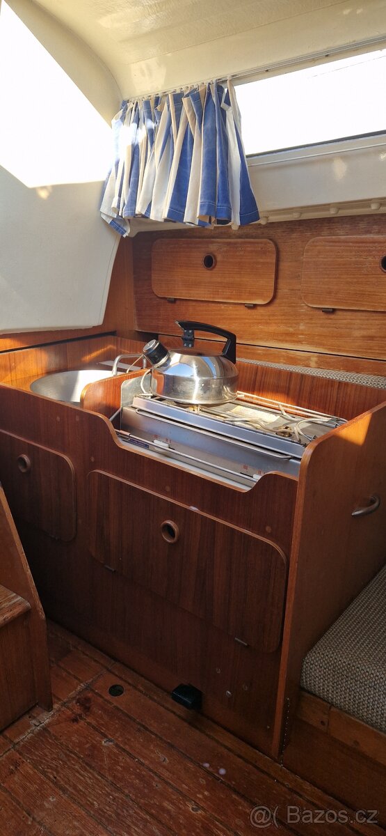 kajutová plachetnice Friendship 22 (ploutvokýl) - 7