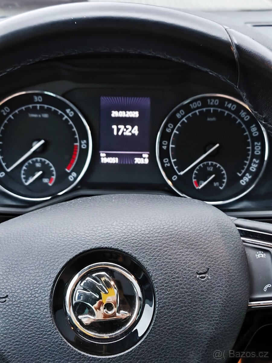 Škoda Superb 3,STYLE,DCC,COLOMBUS KESSY, PANORAMA, SENZORY - 7