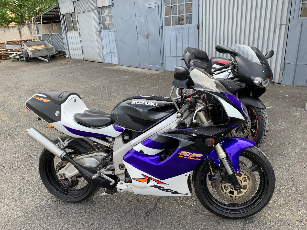 Suzuki RGV 250-3sbirkove kusy - 7