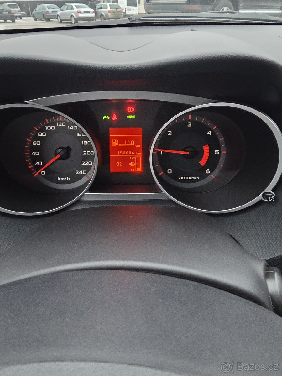 Mitsubishi Outlander 2.0 DI-D 4x4 | 7 míst | - 7