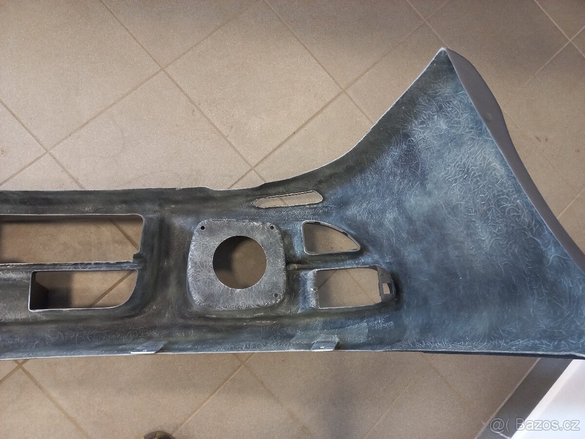 Přední nárazník Subaru Impreza GT - 7