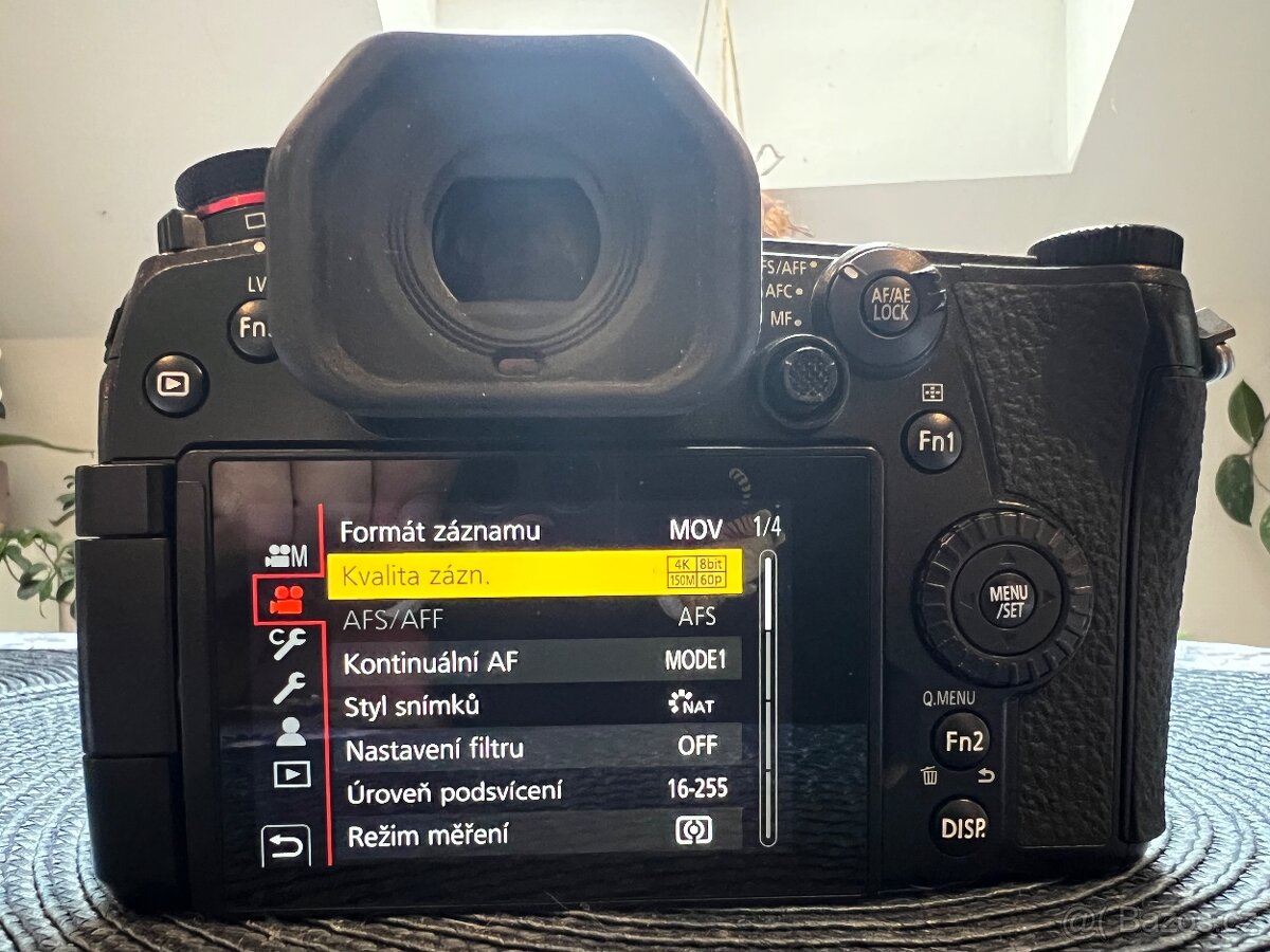 Panasonic lumix g9, TOP stav - 7