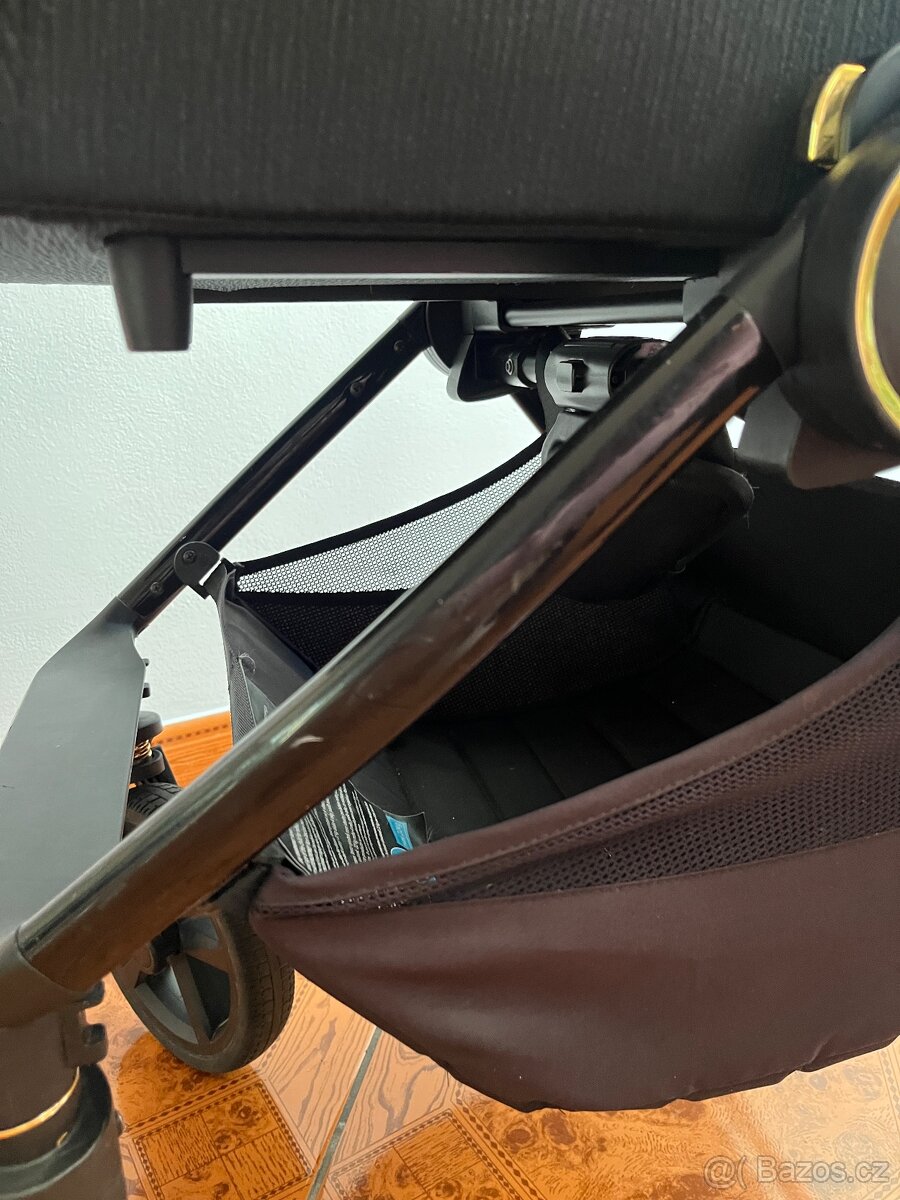 Kočárek Venicci Tinum Upline All black - 7