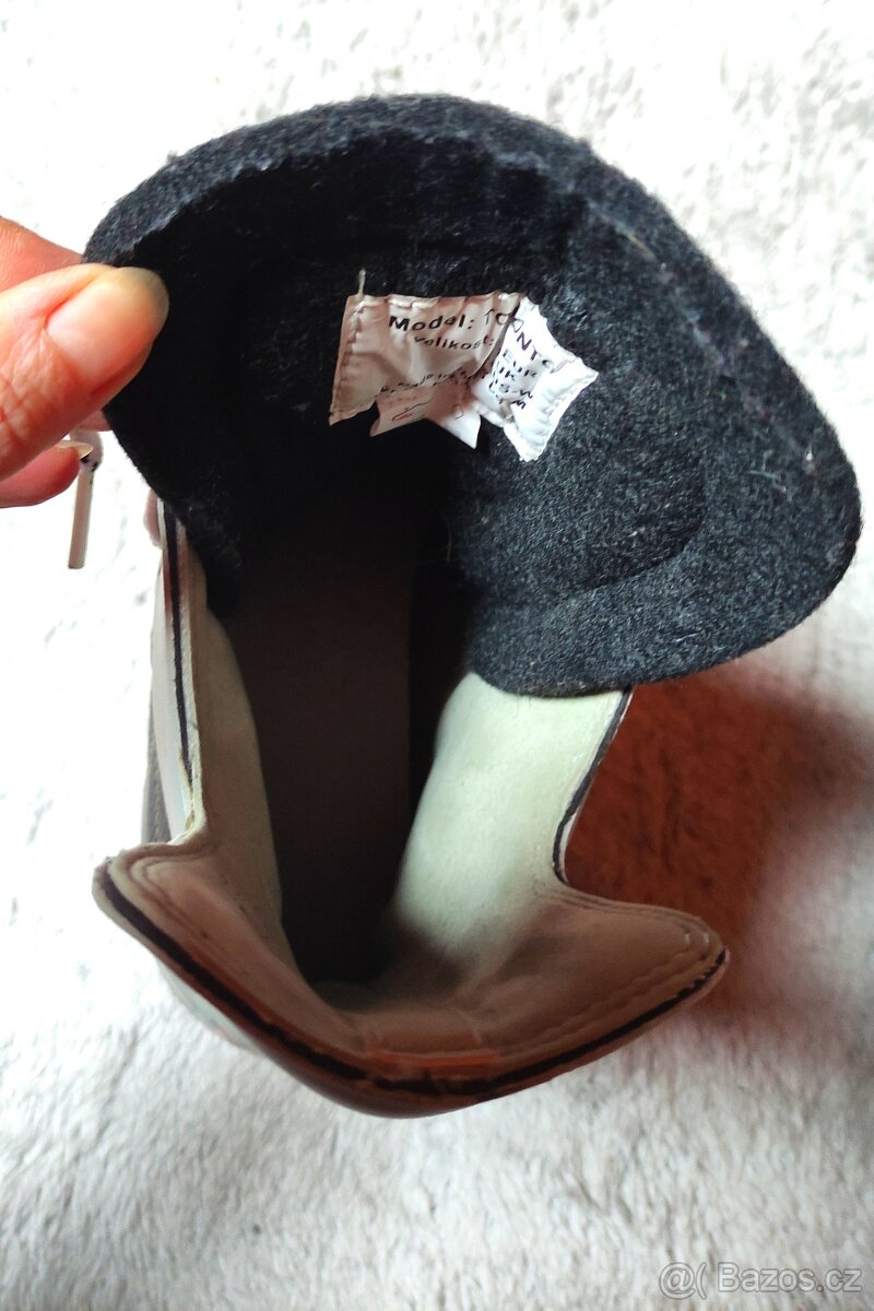 Chlapecké hokejové brusle vel. 37 - 7