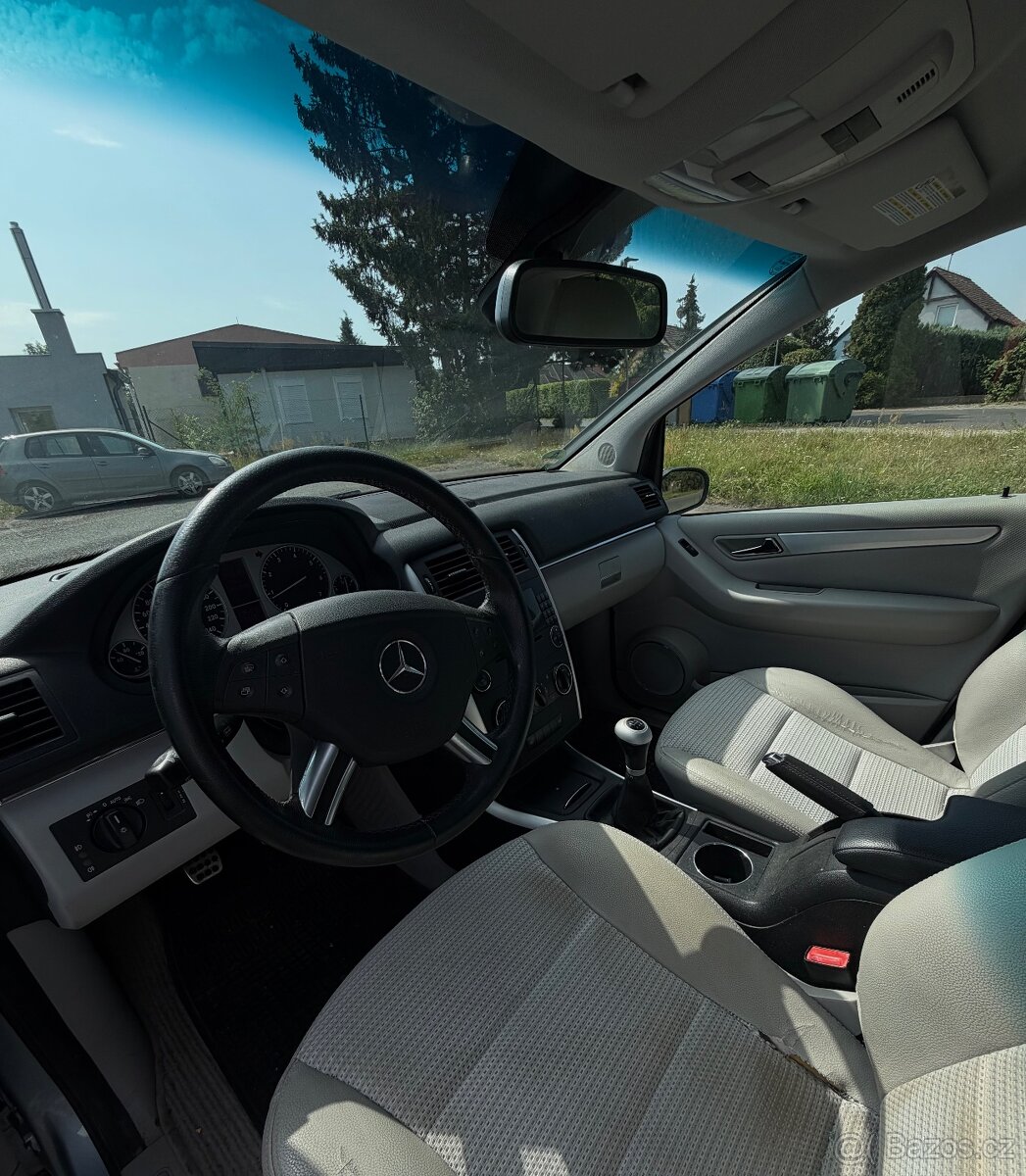 Mercedes Benz B170 - 7