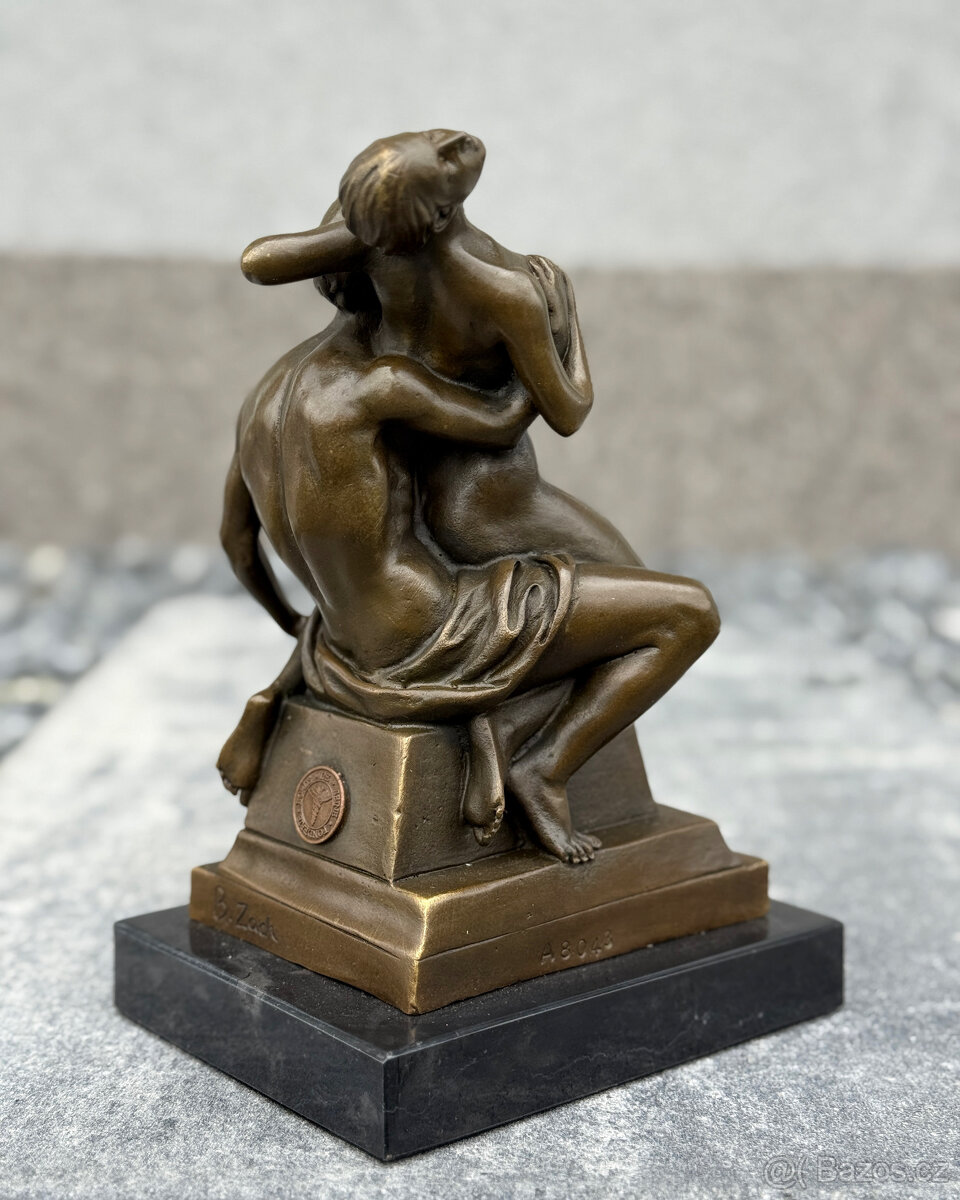 Erotická bronzová socha Obnažený milenecký pár smyslný dekor - 7