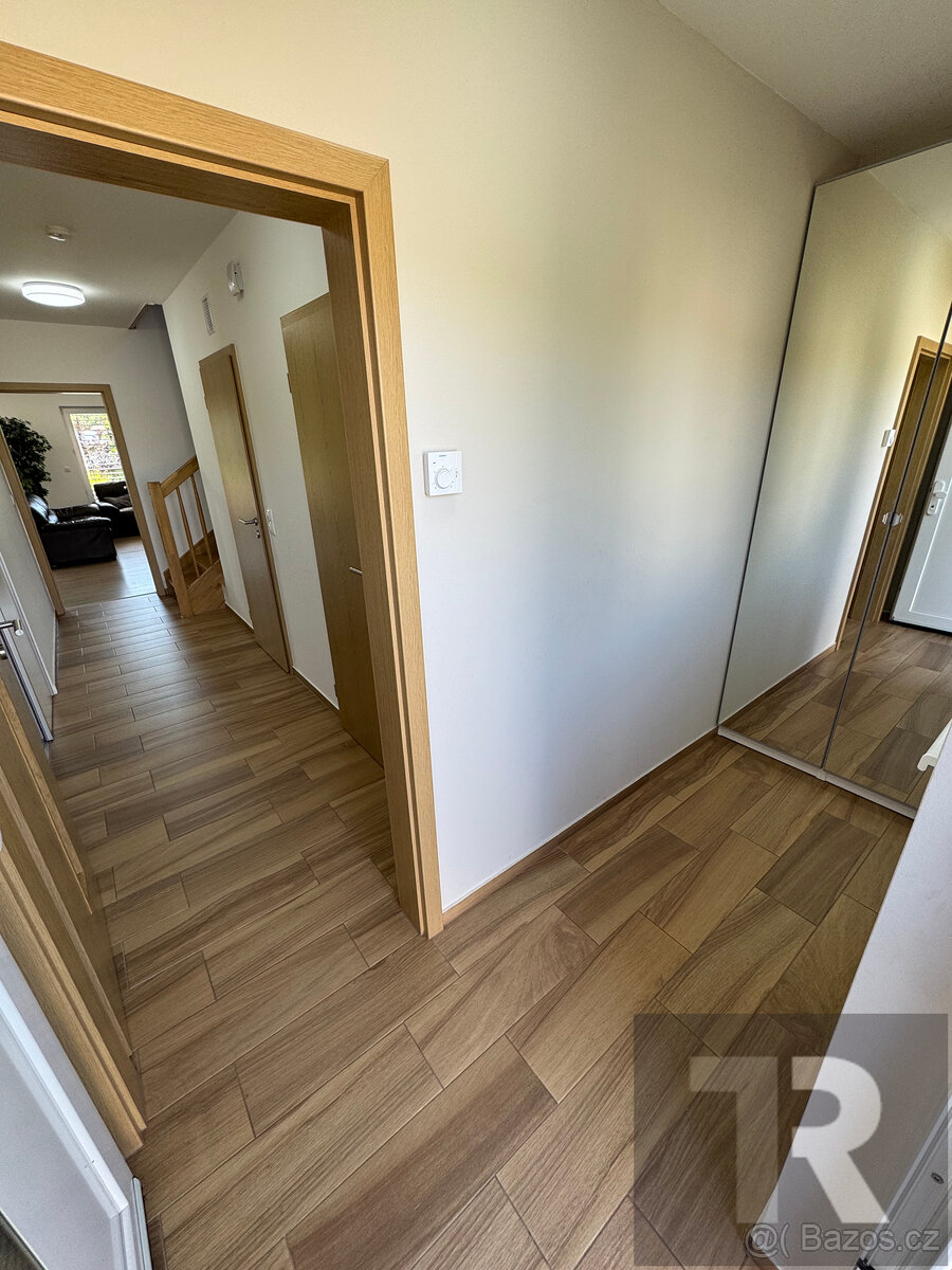 Prodej RD 5+1 s garáží a pozemkem o výměře 1050 m2 ve Vejprn - 7