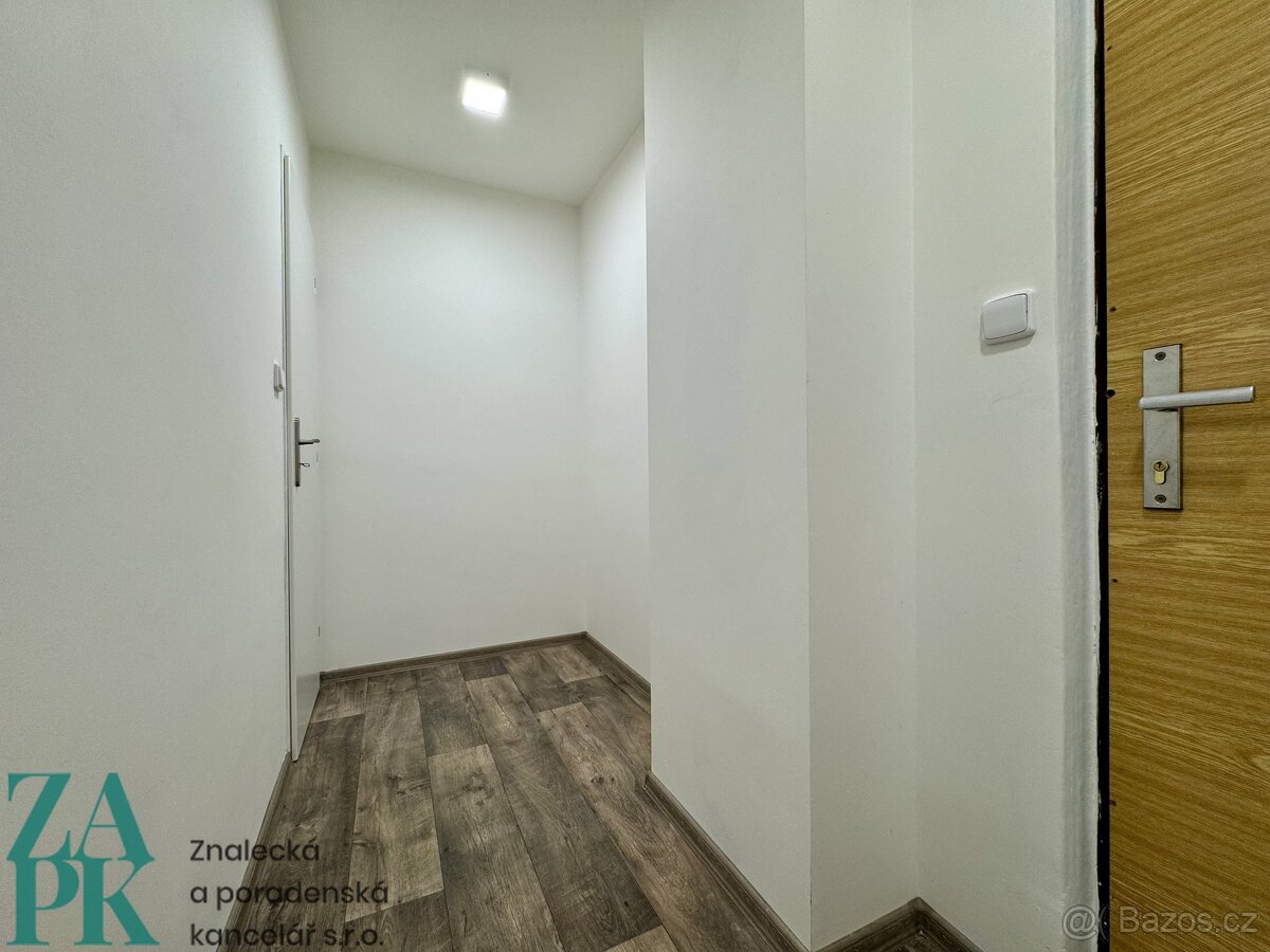 Pronájem bytu 1+kk 28 m², Hodonín, po rekonstrukci - 7