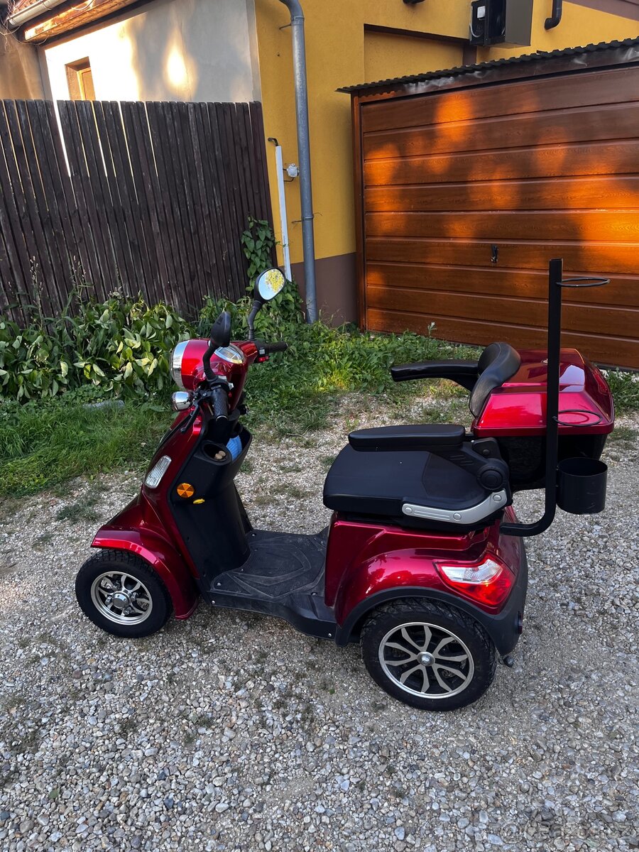 Elektrický čtyřkolový seniorský vozík - 7