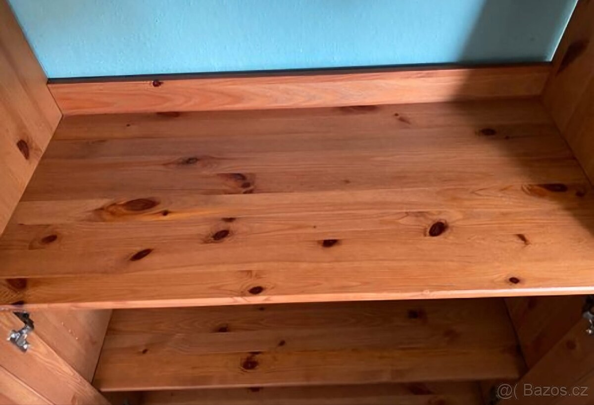 Nábytek Leksvik - skříně ,komody atd - 7