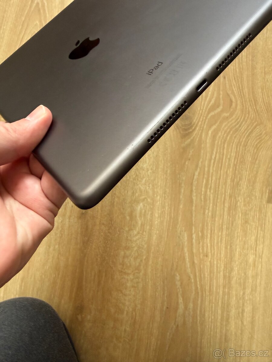 Apple IPad 8. Generace 128GB wifi, IOS 26 - 7