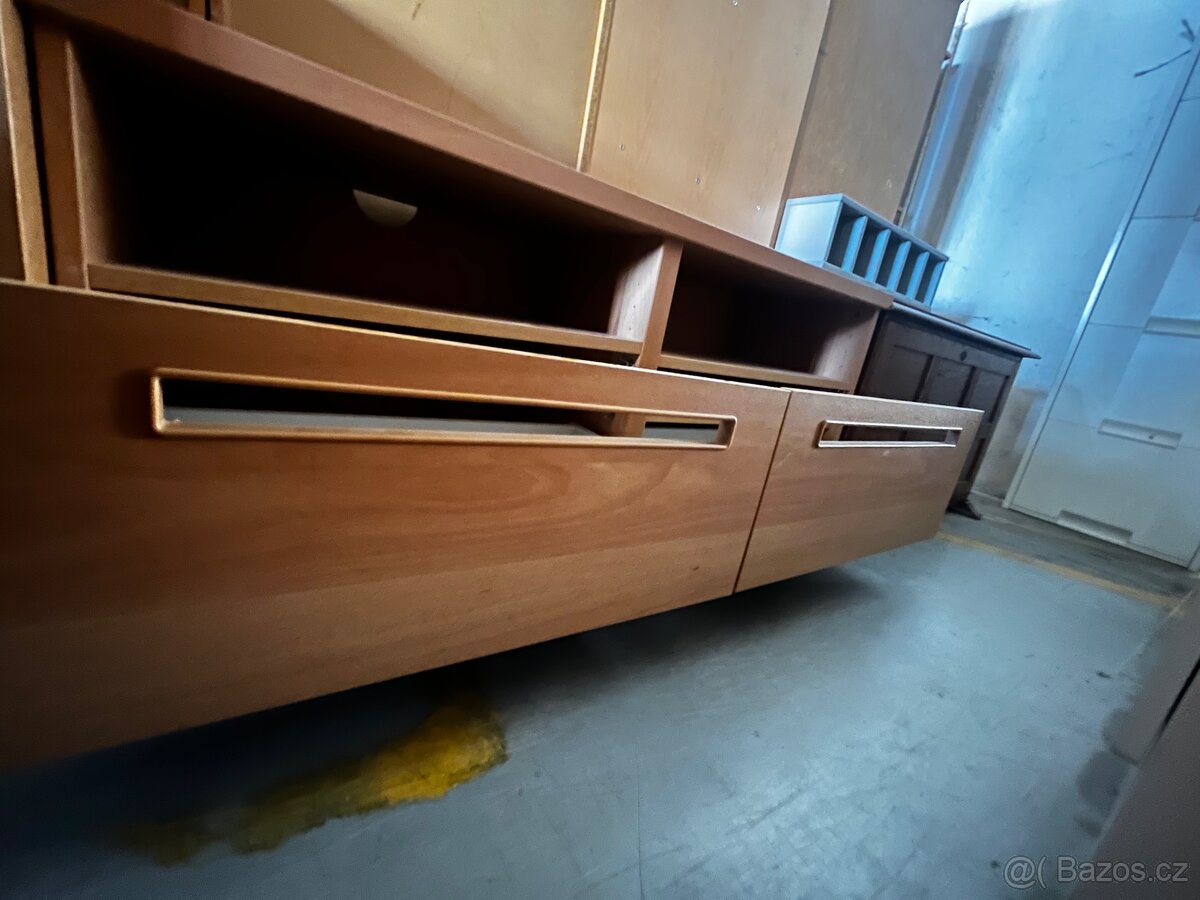 Televizní stolek - 7