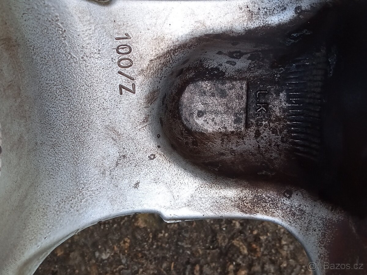 Alu 4x100 R15 7Jx15. ET30 - 7