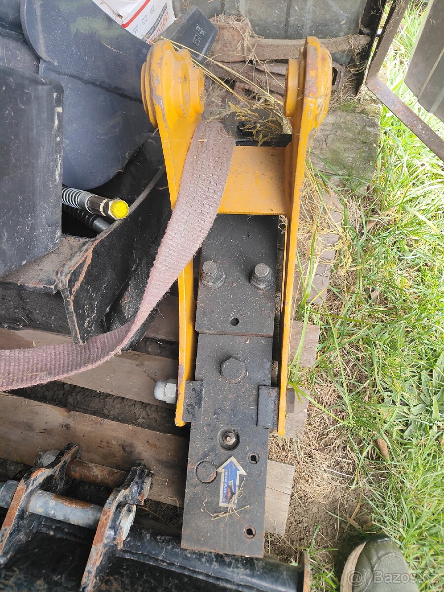 Prodám bagr 1,7 tuny - 7