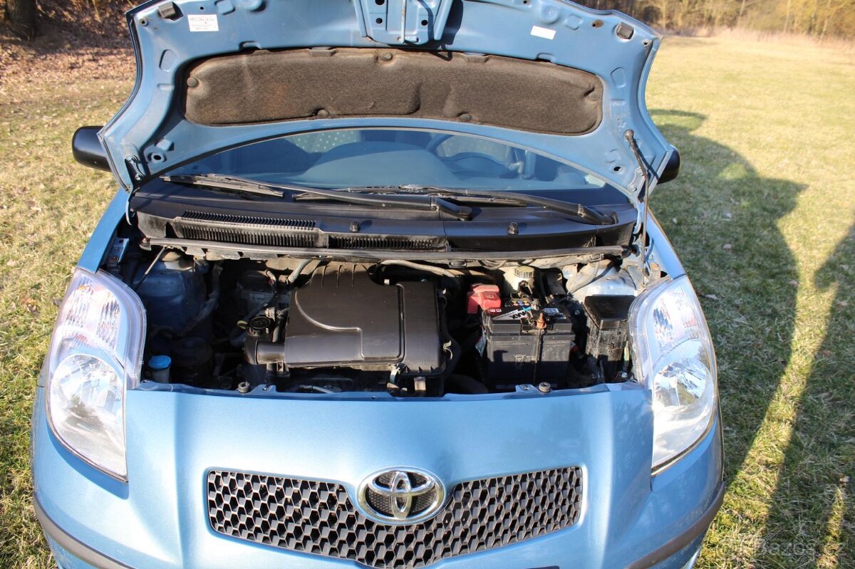 Toyota Yaris 1.0 - 7
