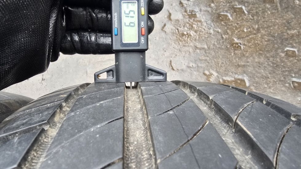 Letní pneu 215/55/17 Michelin - 7