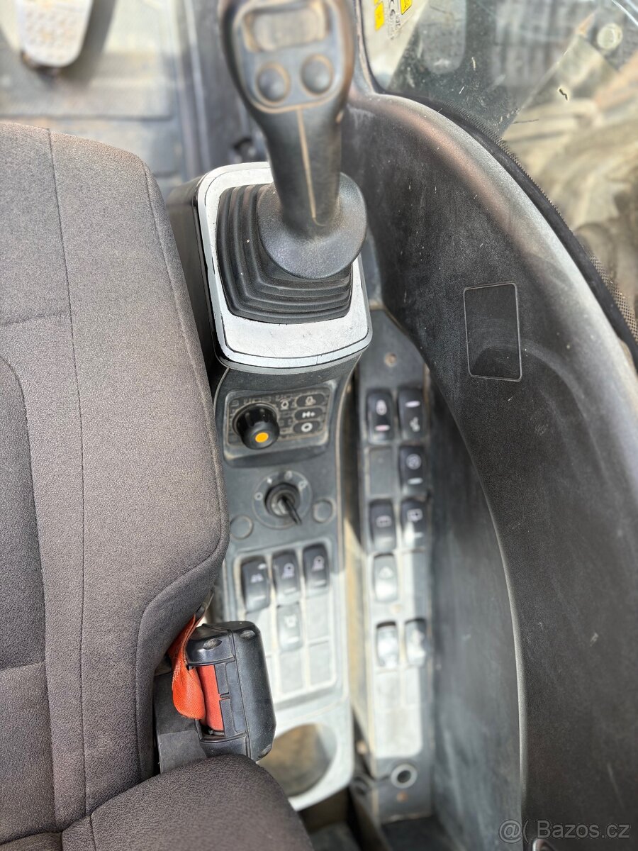 JCB – JS 220 LC 4 F - 7