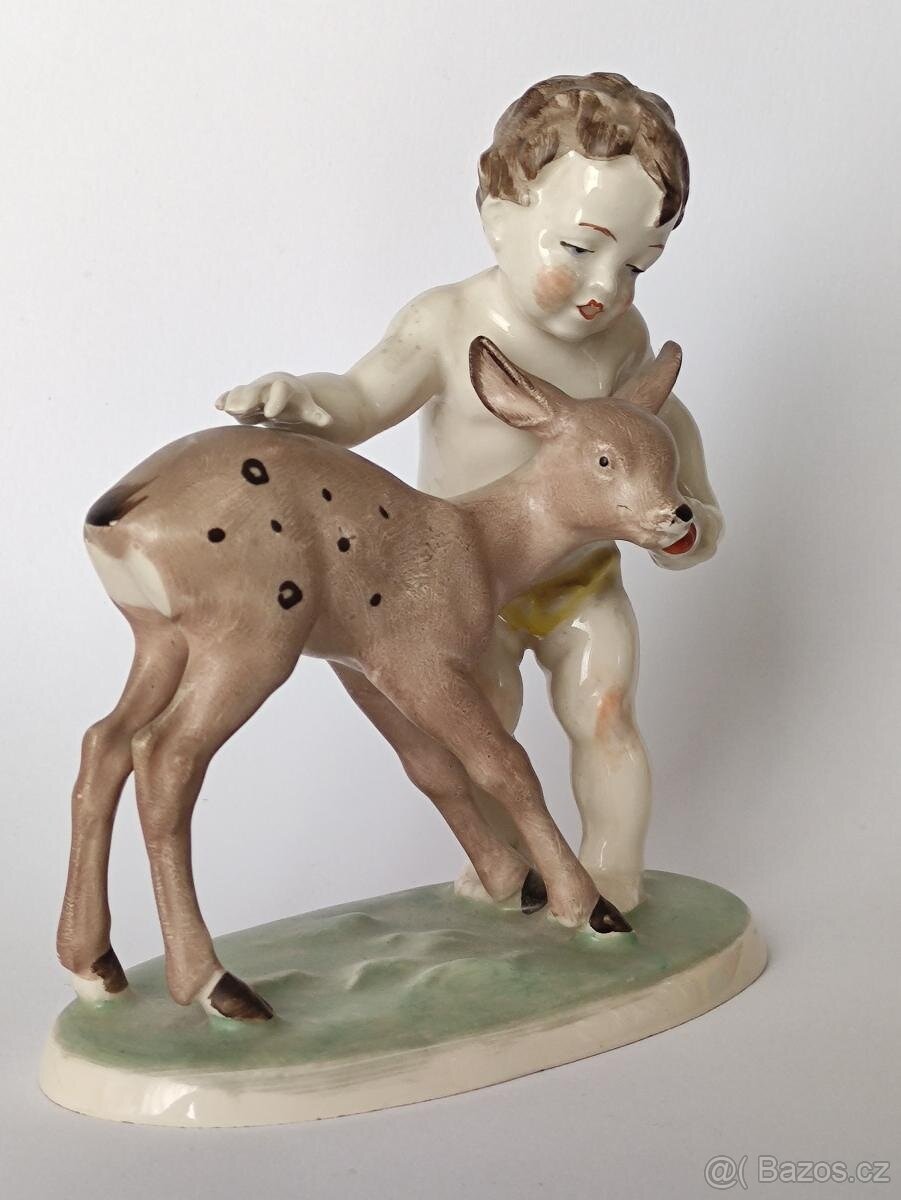 Starožitná soška, figurka, dítě krmí srnče, Hertwig, 14cm - 7