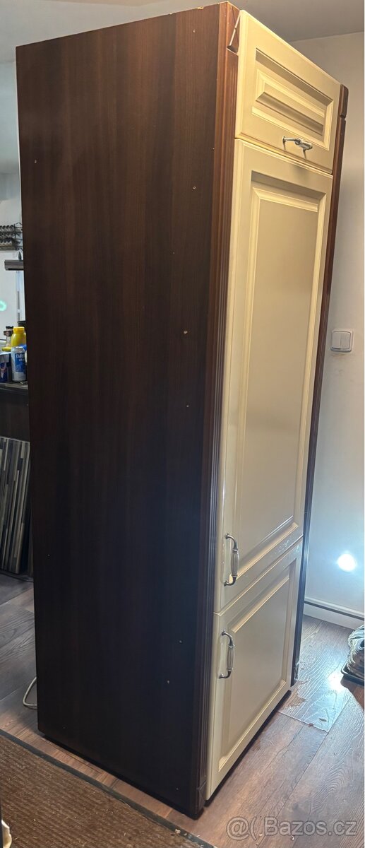 Vestavěná lednice Siemens + skříň - 7