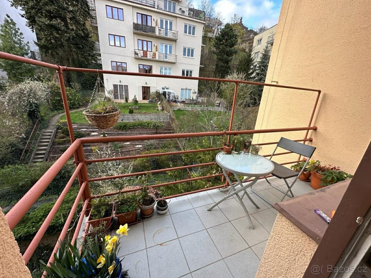 Hledáme spolubydlící, Praha 5 - 7