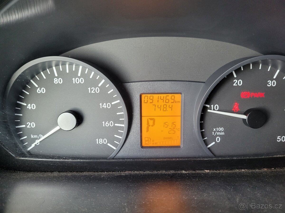 Mercedes Sprinter 313 obytný - 7