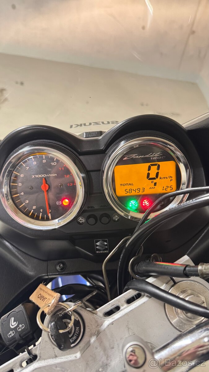 Suzuki GSF - 1200S - 7