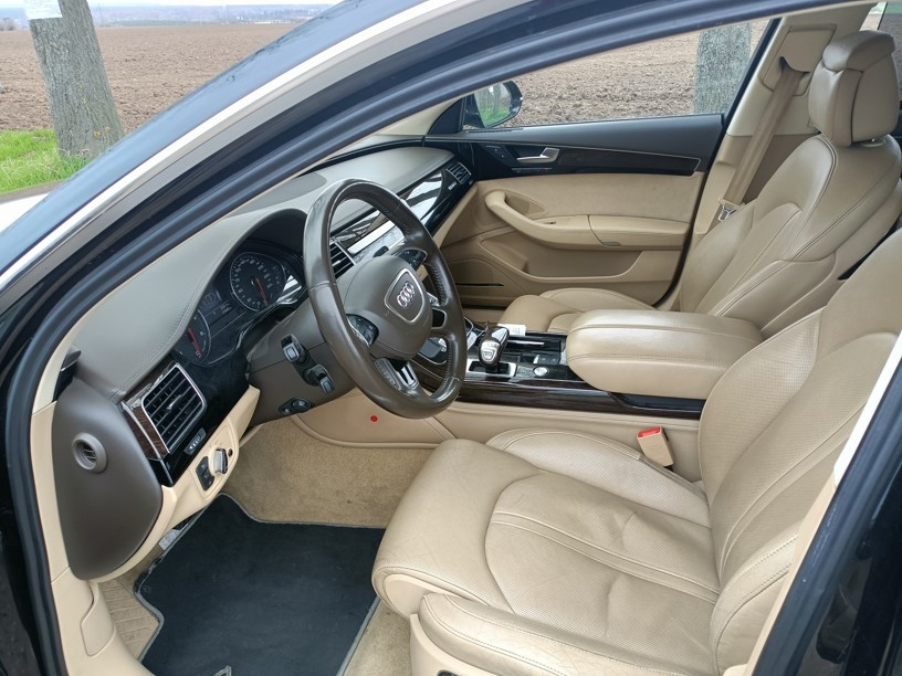 Audi A8 - 7