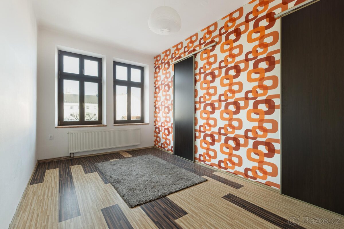 Prodej bytu 4+1 (139m2) s garáží a zahradou, ul. Poděbradov - 7