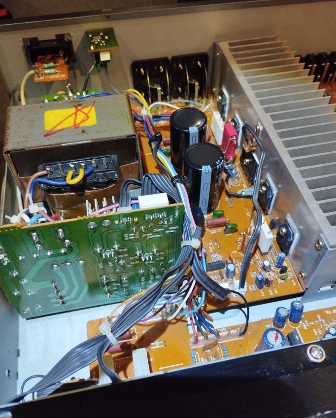 Zesilovač LUXMAN (2x 70W) rezervace - 7