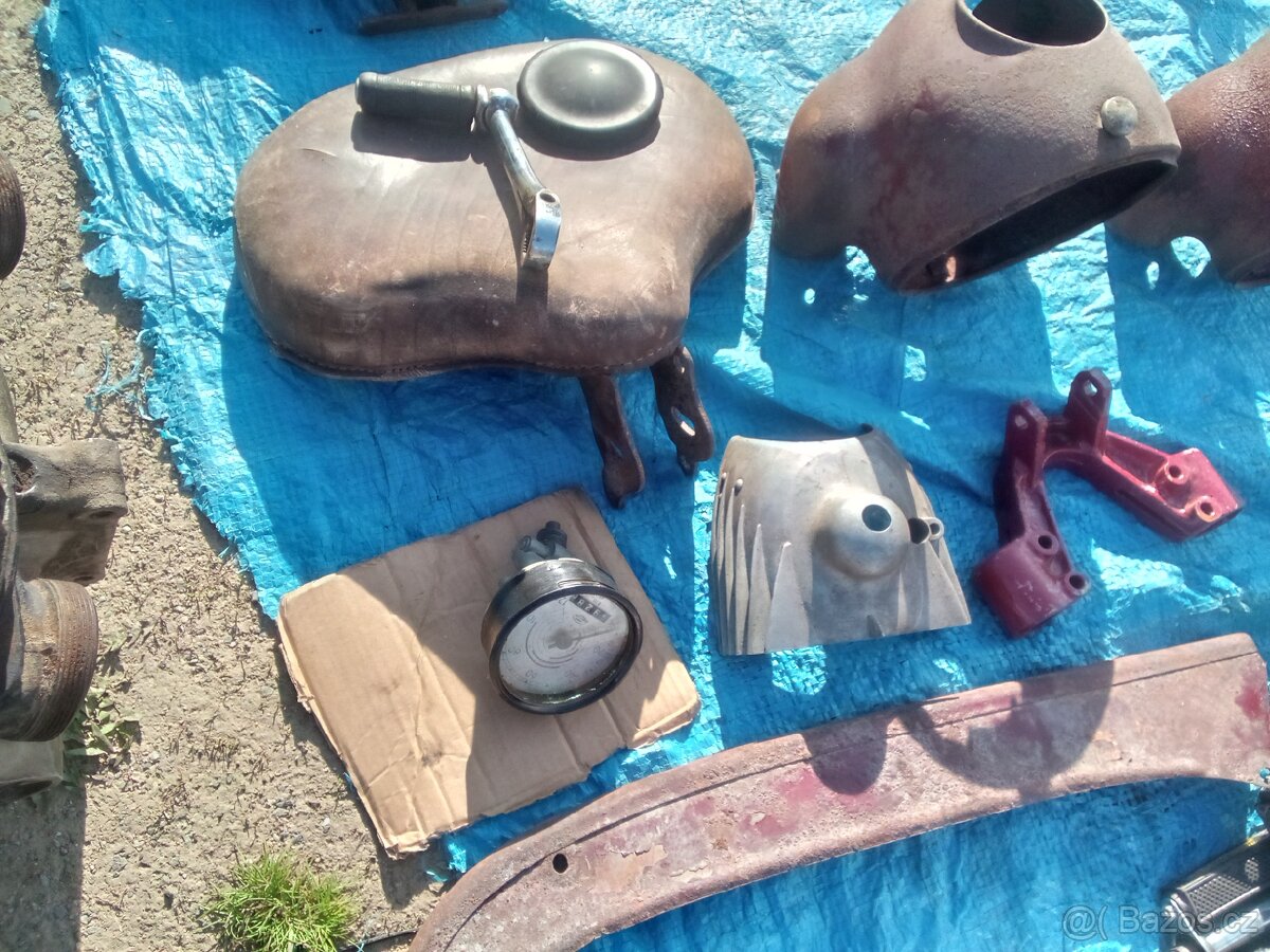 Jawa 350 perak,origo překryt karburace .tachometr 8000kč - 7