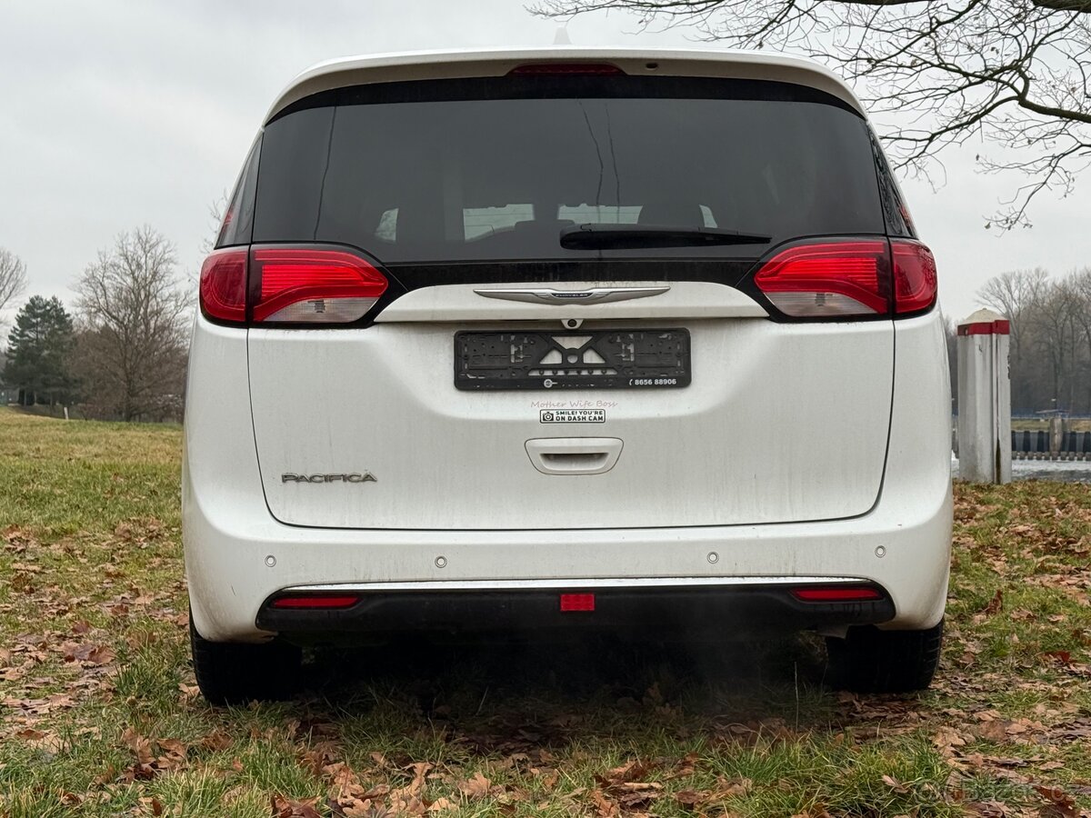 Chrysler Pacifica - 7