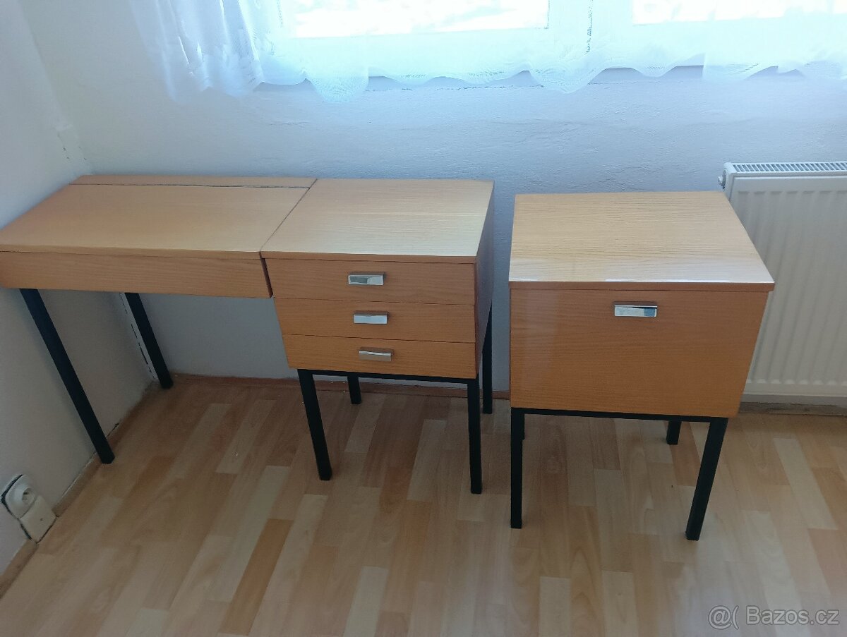Skříň,toaletka, noční stolek,postele - 7