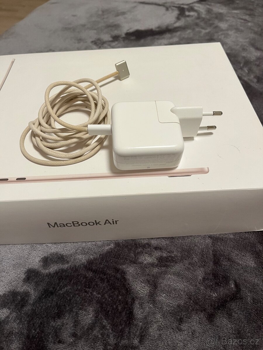 MacBook Air 13” M3 CZ 2024 Hvězdně bílý - 7