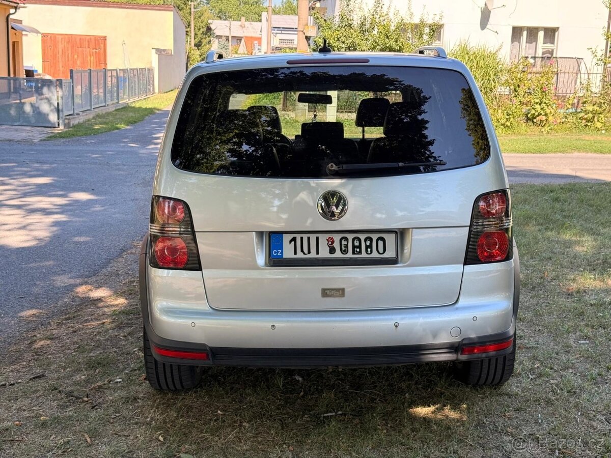 VOLKSWAGEN TOURAN Cross 2.0TDi - 7