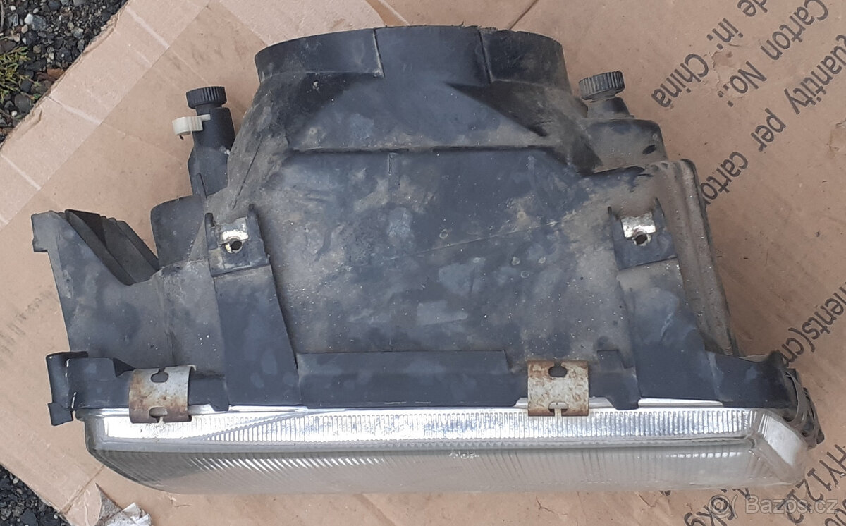 Audi 100 - Přední světlomety - 7