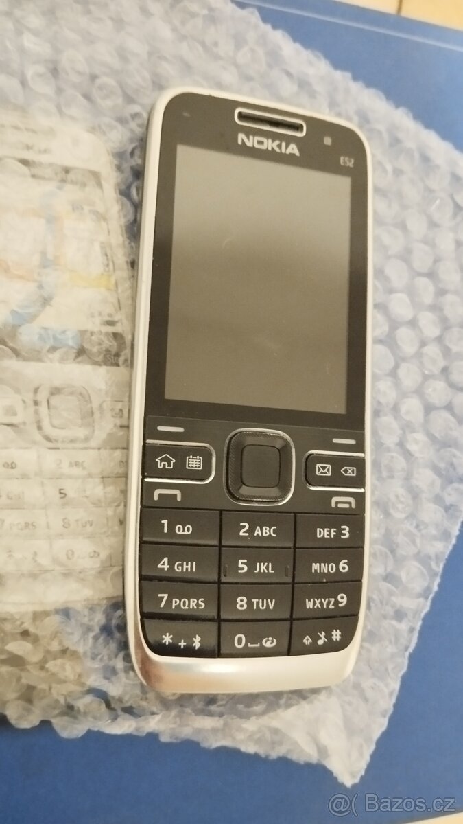 2ks Nokia E52 Zánovní, Kompletní balení - 7