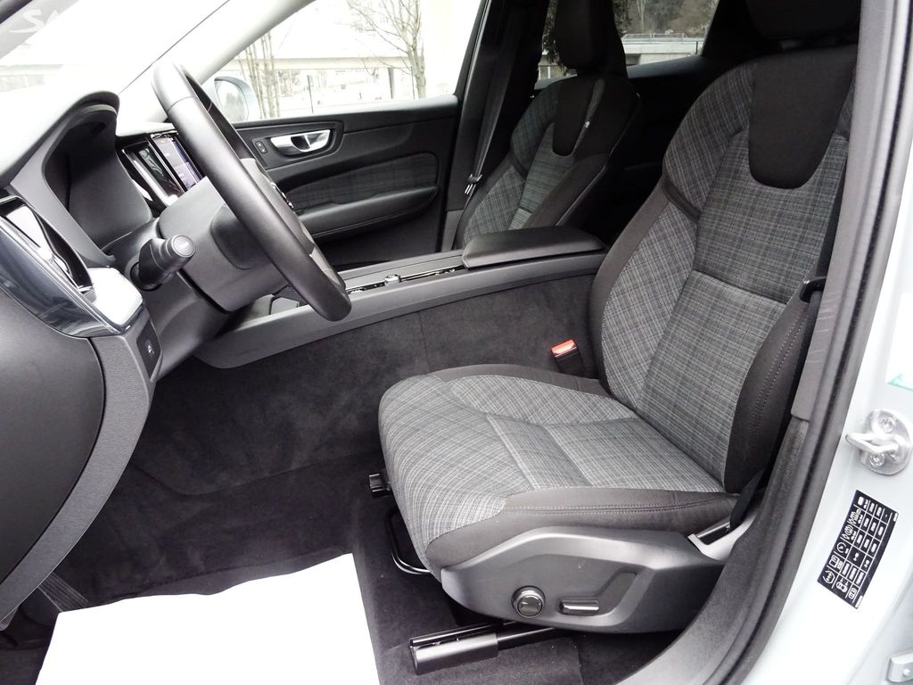 Volvo XC60 B4 2.0D 145KW A/T AWD CORE CAM DPH - 7