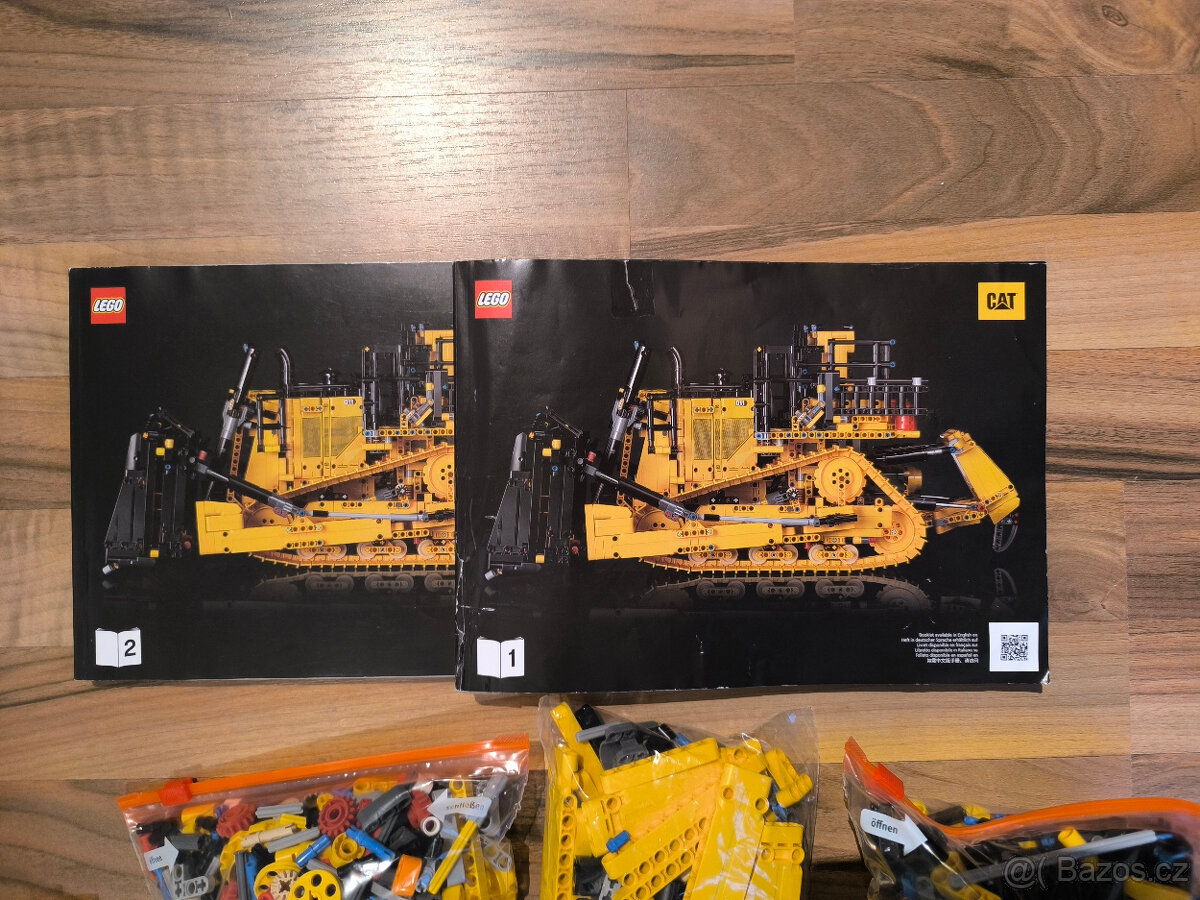 LEGO Technic 42131 Buldozer Cat D11 - 7