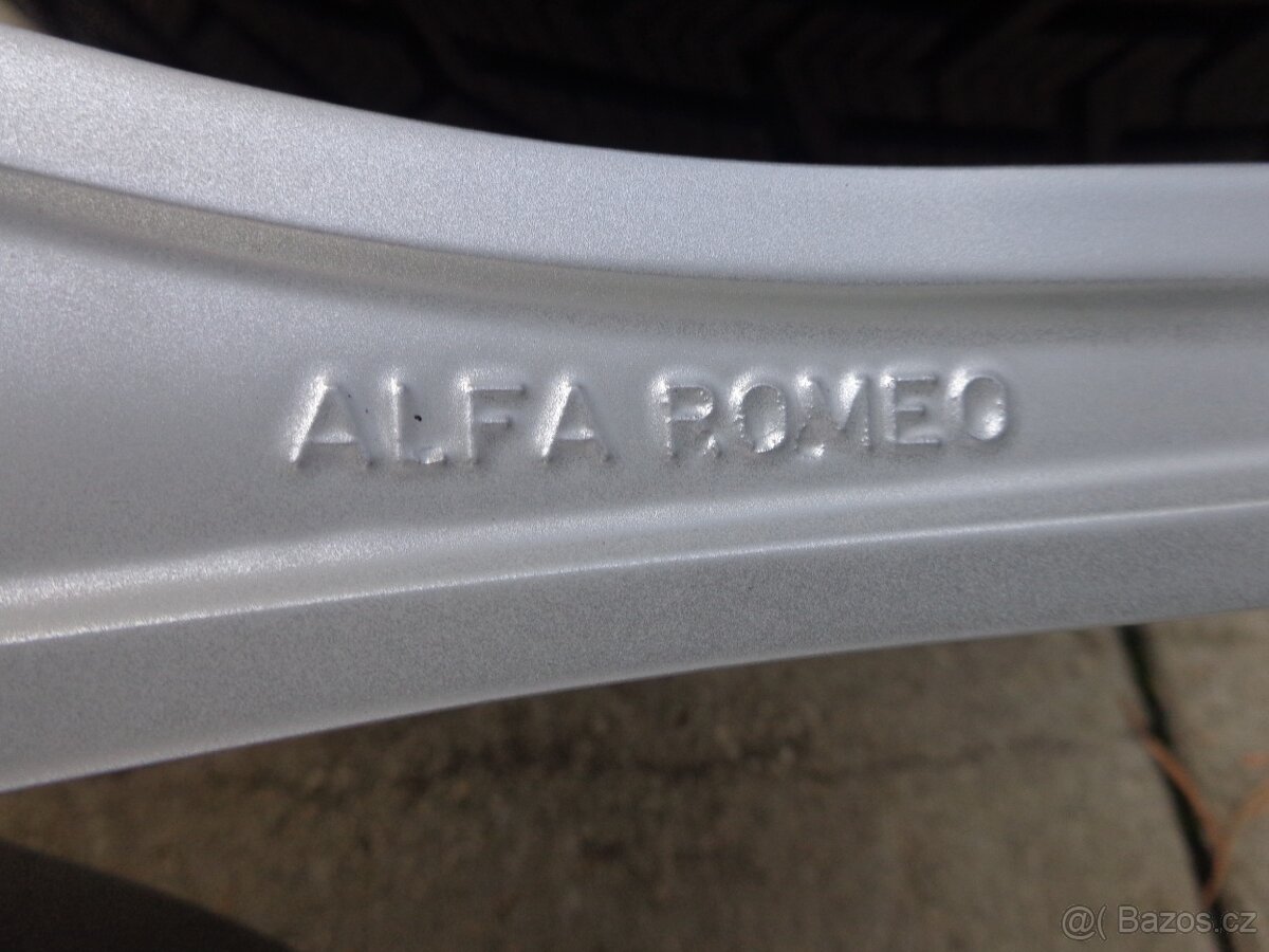 Alfa Romeo Stelvio zimna sada kol 235/55R19 - 7