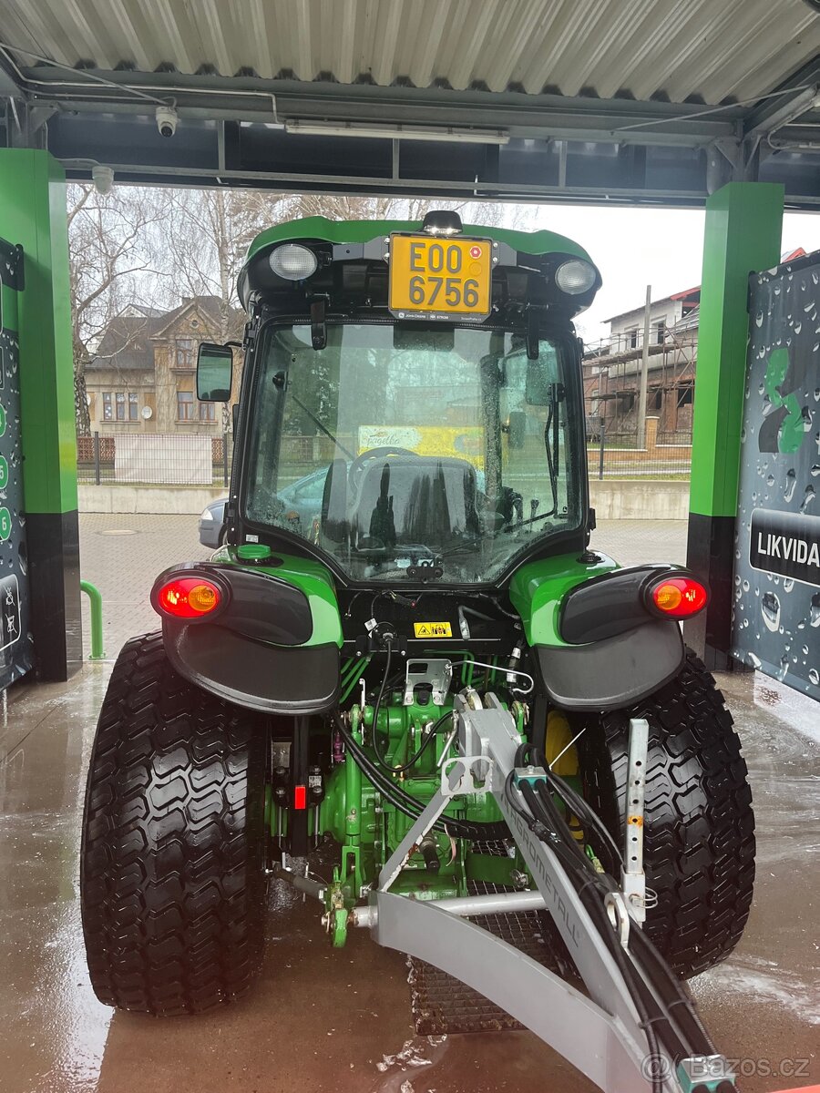 John Deere 4052 R - 7