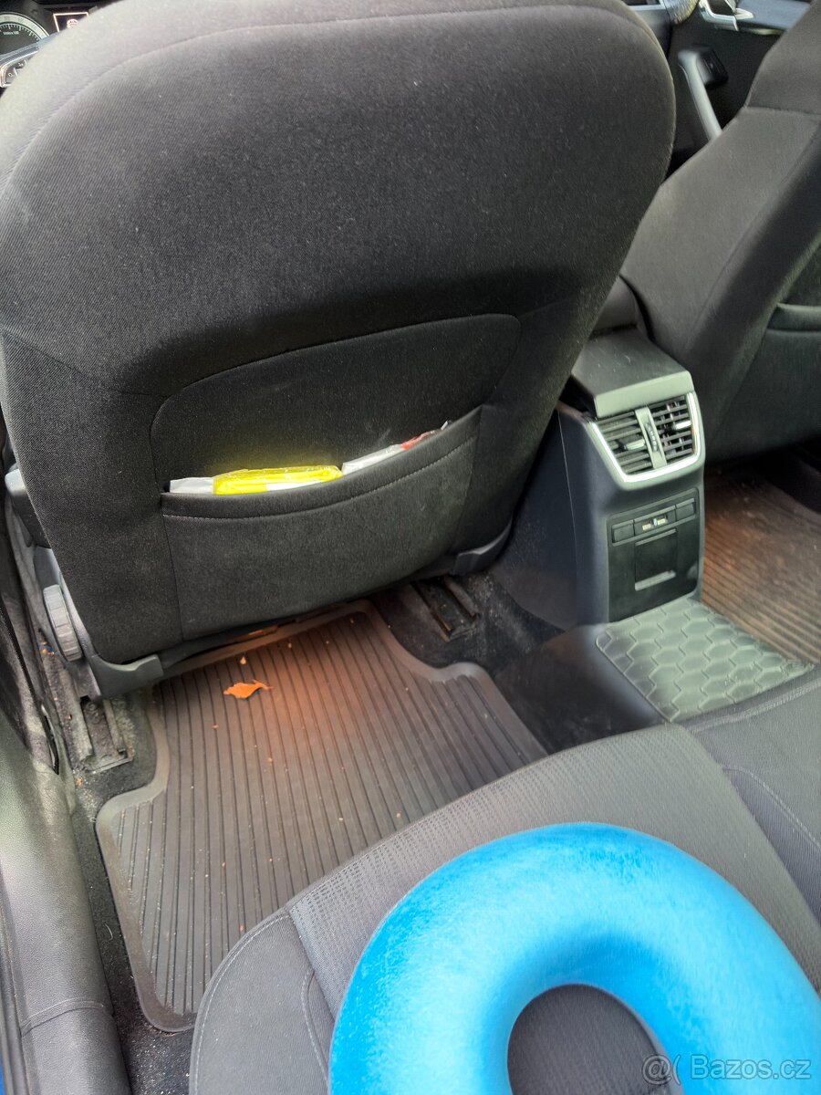 Škoda Octavia combi 1,6tdi/85 Kw-STYLE - 7