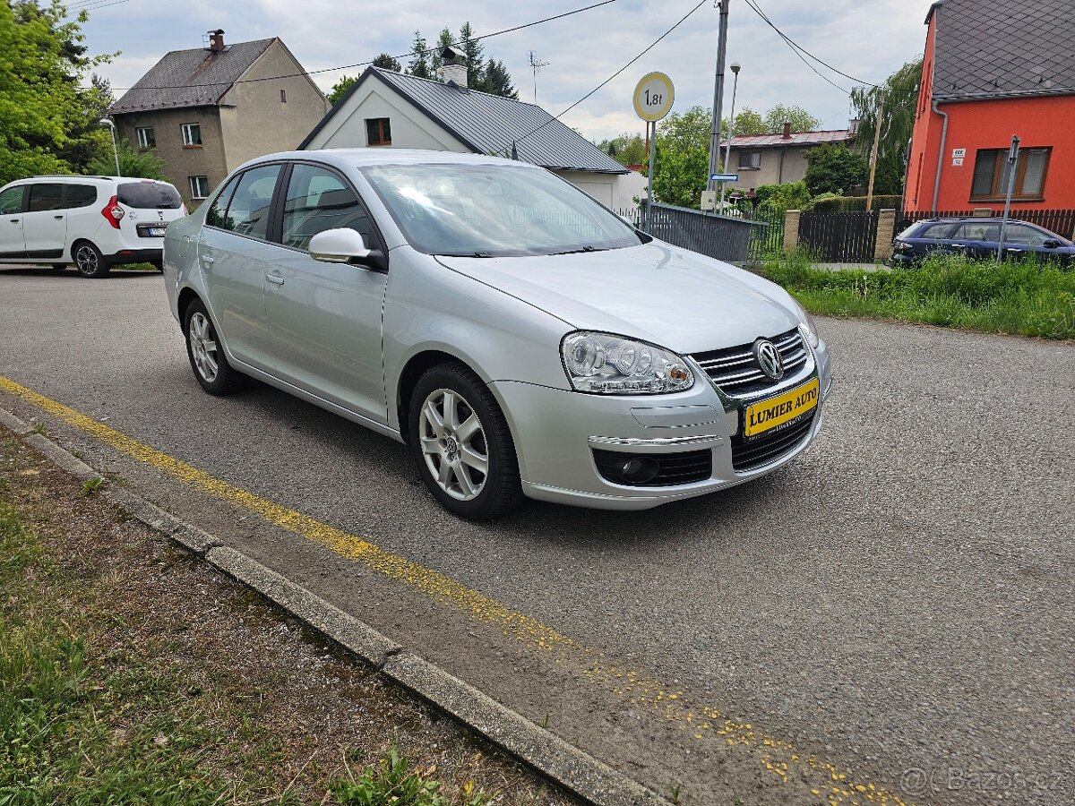 Volkswagen Jetta 1.6i - 7