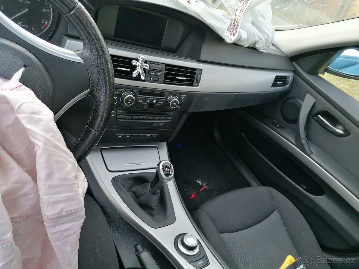 BMW 320i E90 rok07 - 7