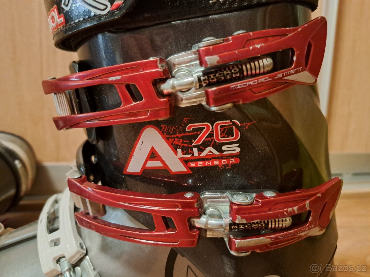 Lyžařské boty, lyžáky, přezkáče vel. 27,5 - 7