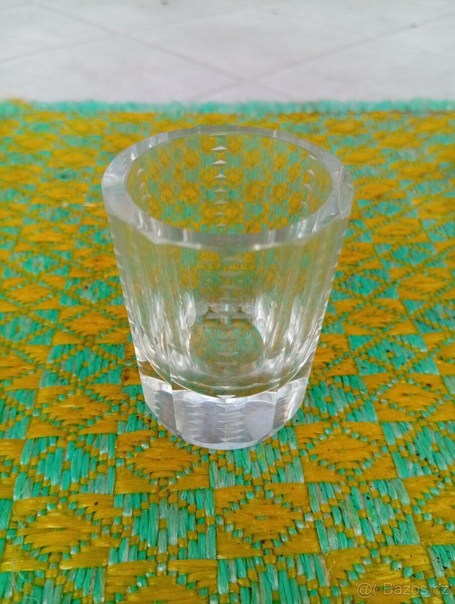 Prodám skleněné broušené vázy,mísy.,skleničky. - 7