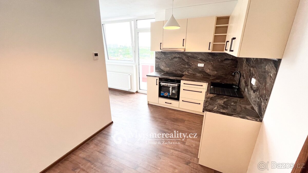 Pronájem bytu s garážovým stáním 1+1 41 m², Znojmo, ul. Kosm - 7