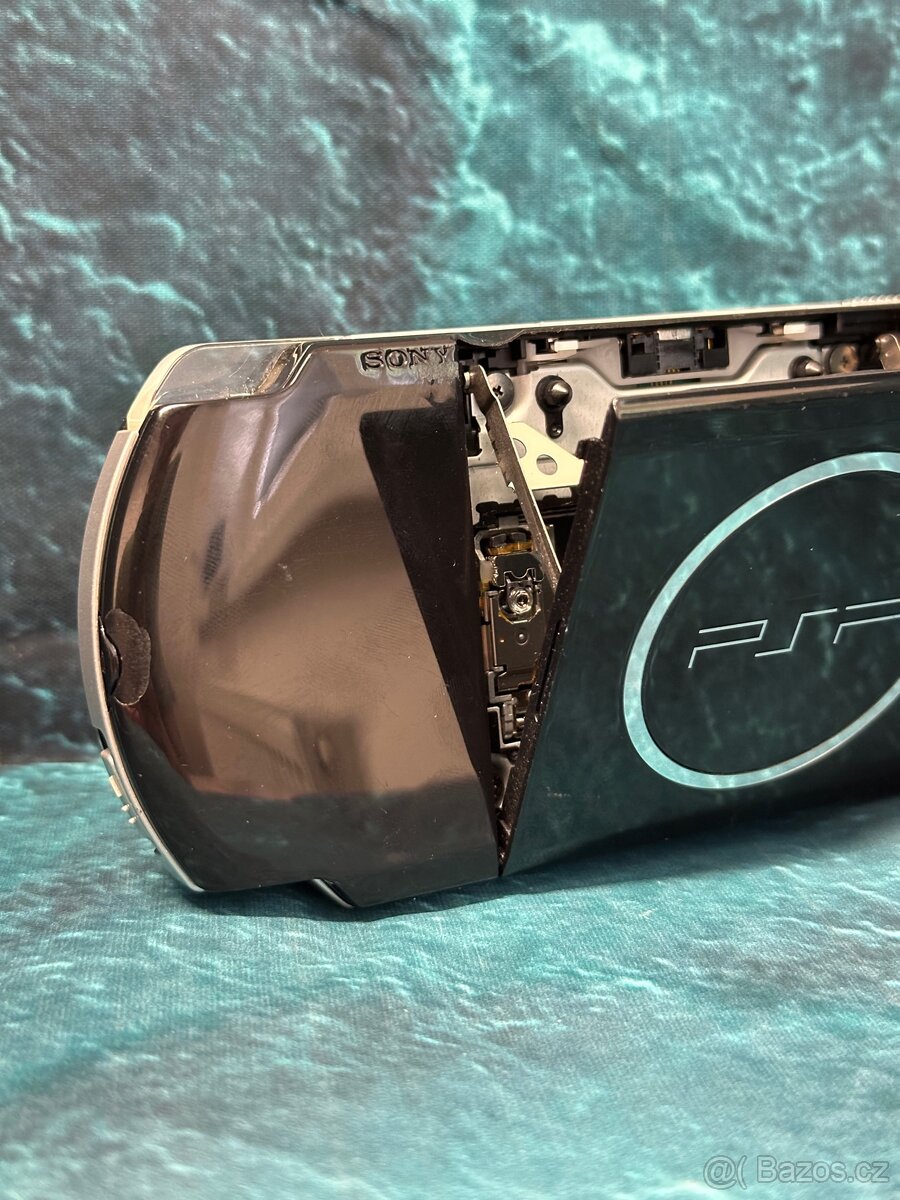 PSP 3000 piano black - 7