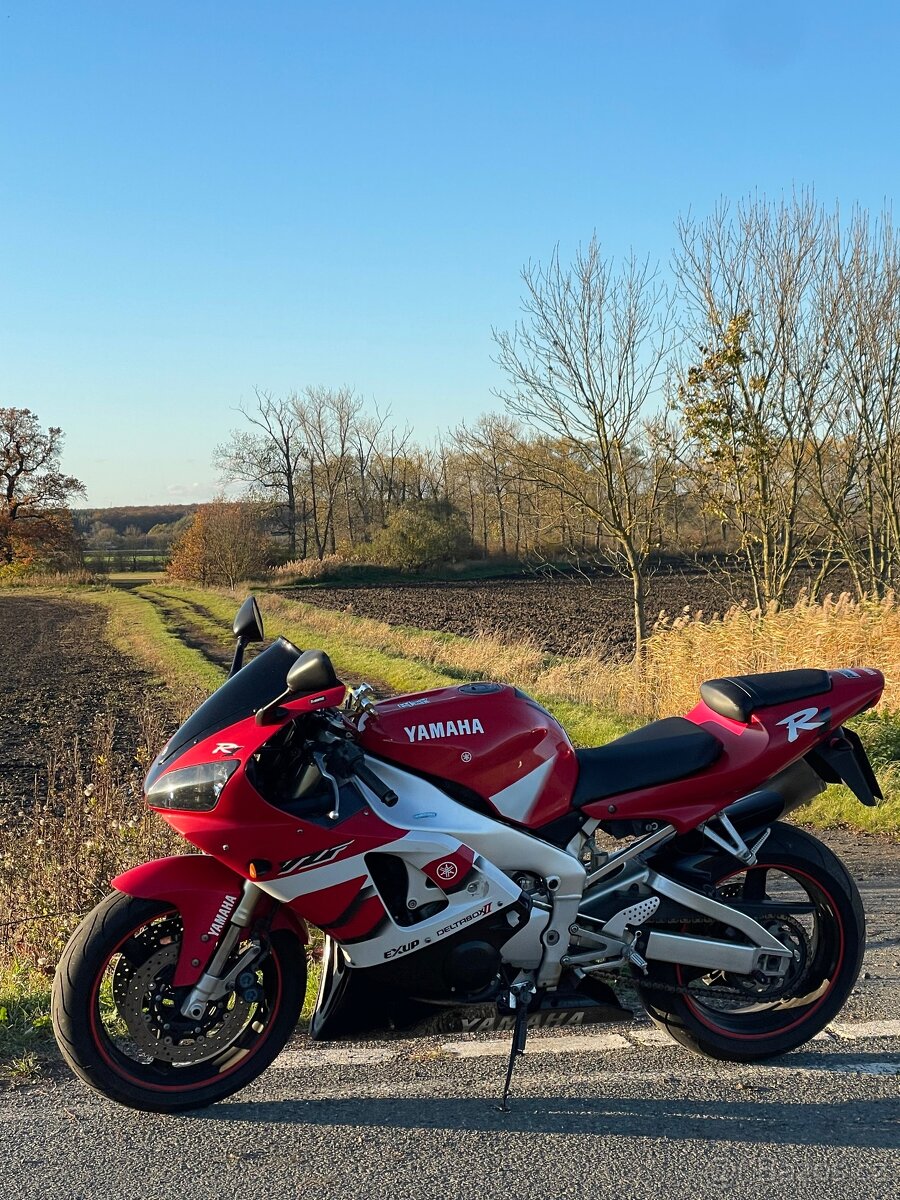 Prodám Yamaha YZF-R1 (2000) – ikonická červeno-bílá edice, z - 7