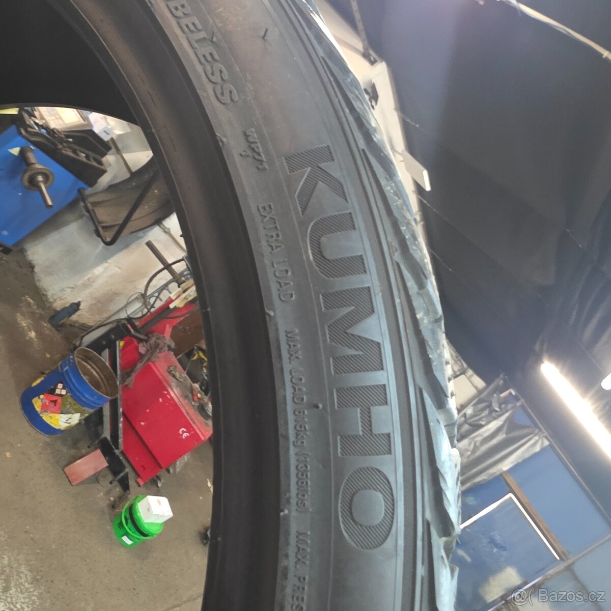 Prodám zimní pneu 235/35/19 - 7