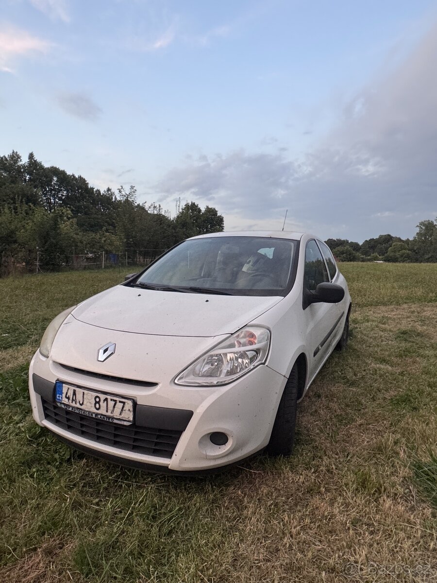Renault Clio III 1.5 dCi 2010 - 7